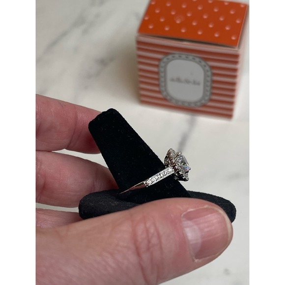 NEW Stella & Dot ELINA CZ Cubic Zirconia Halo Ring Silver Rhodium Retired Sz 8 - Picture 8 of 16